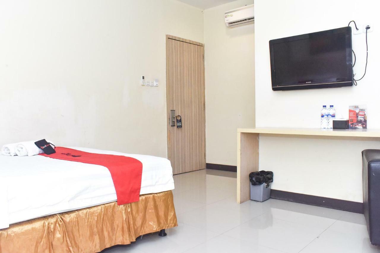 Reddoorz Plus Near Sultan Hasanuddin Airport Macáçar Exterior foto