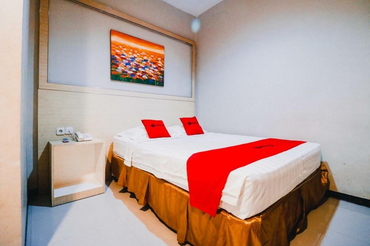 Reddoorz Plus Near Sultan Hasanuddin Airport Macáçar Exterior foto